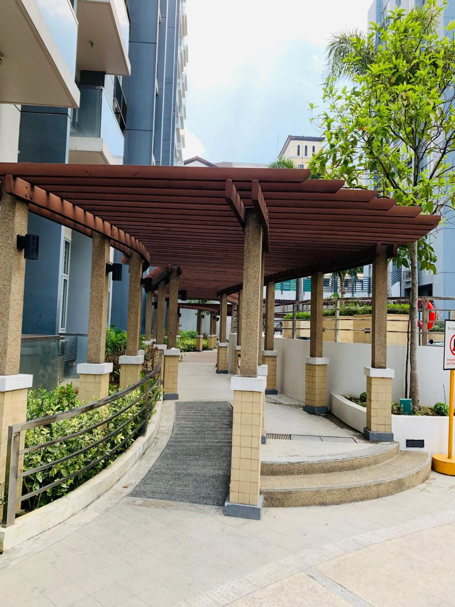 One Palm Tree Villas Condominium - Studio 7Th Fl With Balcony - Across Terminal 3 Airport Pasay Exterior foto