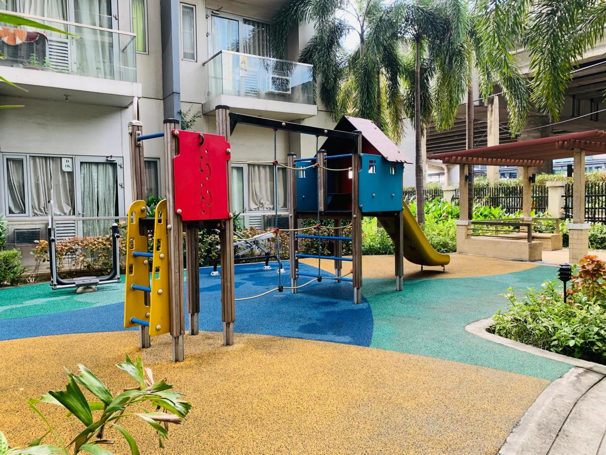 One Palm Tree Villas Condominium - Studio 7Th Fl With Balcony - Across Terminal 3 Airport Pasay Exterior foto