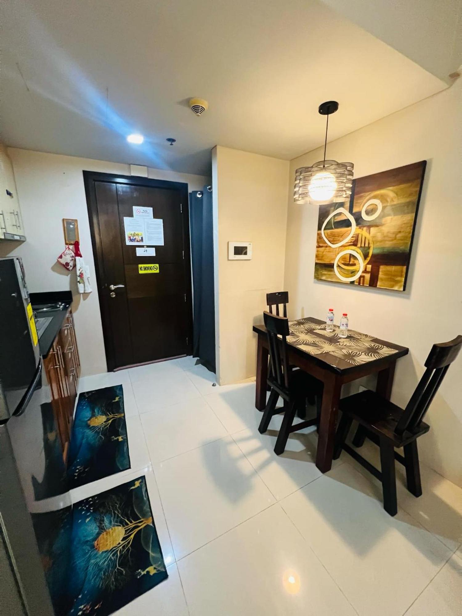 One Palm Tree Villas Condominium - Studio 7Th Fl With Balcony - Across Terminal 3 Airport Pasay Exterior foto